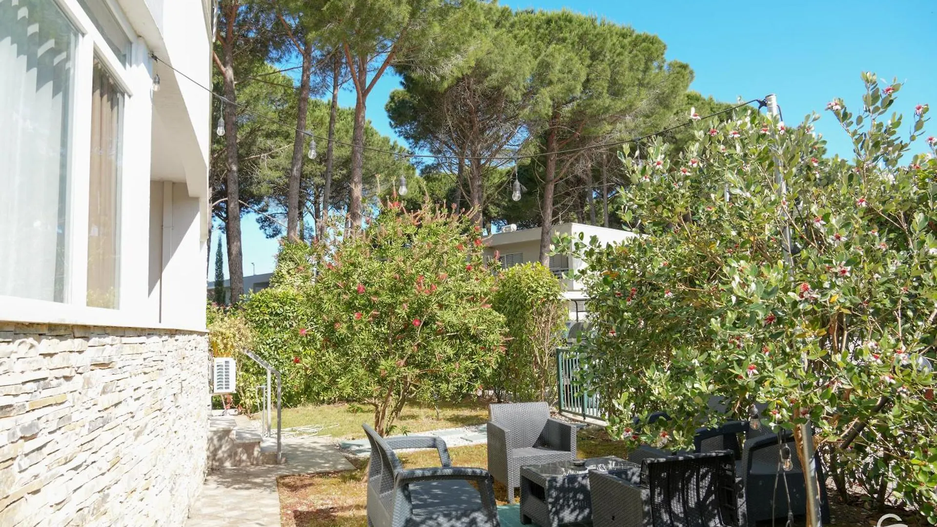 Gjiri I Lalzit - Savita Apartments - Kompleksi Turistik Lura 2 Plazhi San Pietro 0*,  Albánie