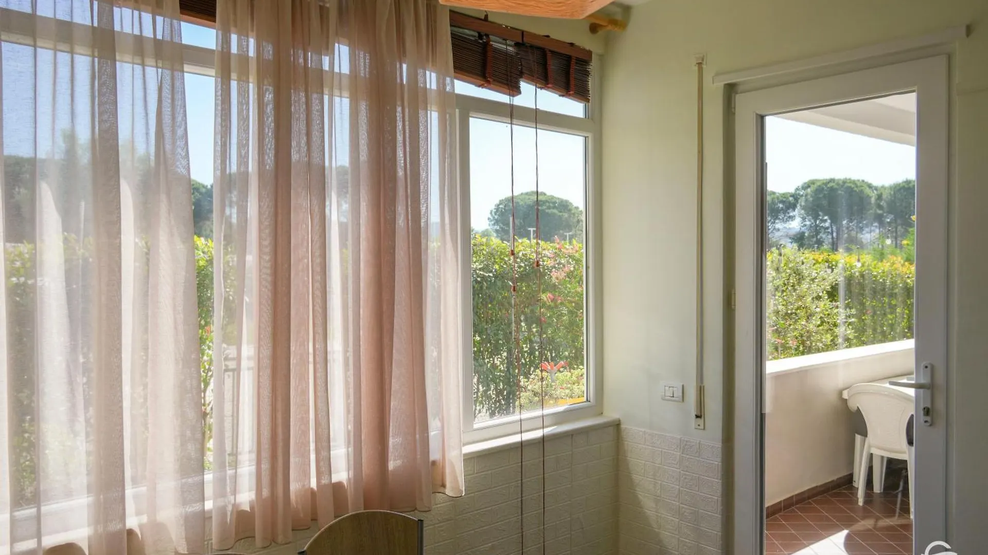 Gjiri I Lalzit - Savita Apartments - Kompleksi Turistik Lura 2 Plazhi San Pietro 0*,  ألبانيا